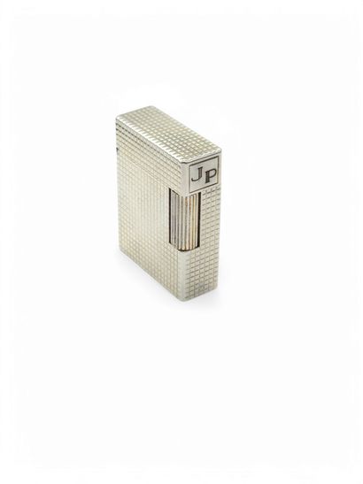 DUPONT
Briquet en métal à decor guilloché...