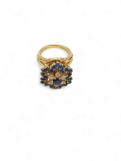 BAGUE en or jaune 750° ornée de diamants...