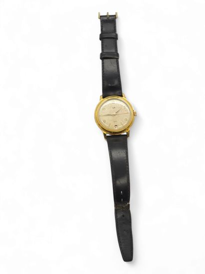 LIP 
Montre bracelet, boîtier rond en métal...
