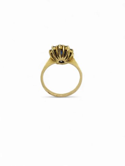 TRAVAIL Français 
BAGUE marguerite en or...