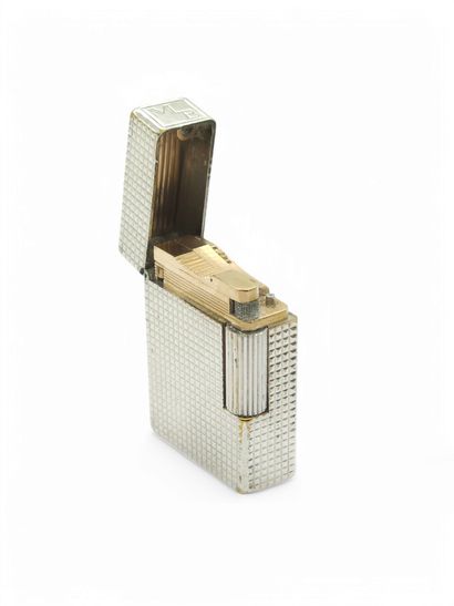 LOT de deux briquets Dupont et un briquet...