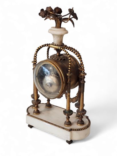 CHARLES OUDIN 
Pendule de style Louis XVI...