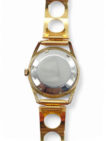 LIP
Montre bracelet de dame doré, cadran...