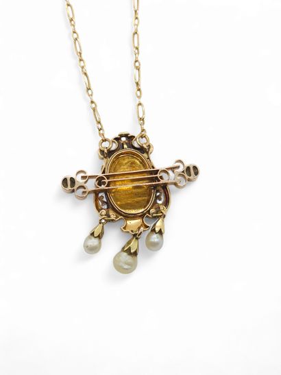 CHARMANT collier en or jaune 750° accompagné...