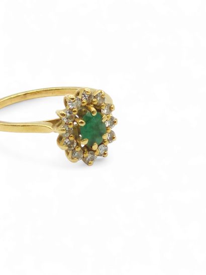 BAGUE marguerite en or jaune 750° sertie...
