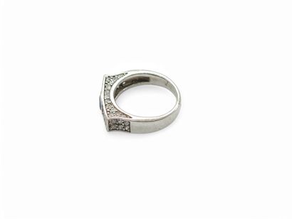 TRAVAIL Français moderne
Bague en argent...