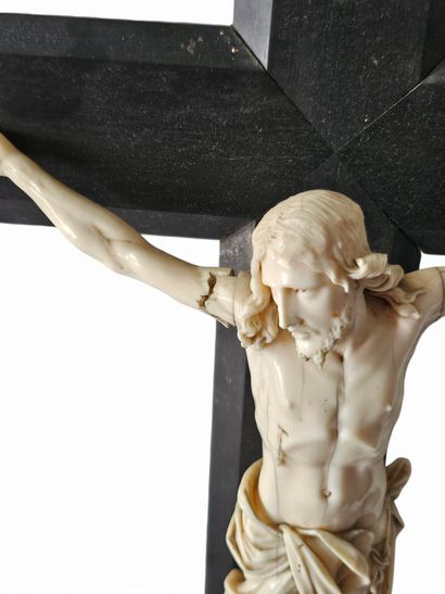 TRAVAIL FRANCAIS XIXème siècle
Un Christ...
