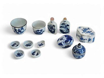 CHINA 20th century
Set of twelve blue and...