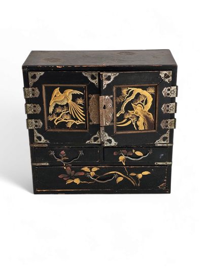 JAPAN 20th century
Small black lacquered...