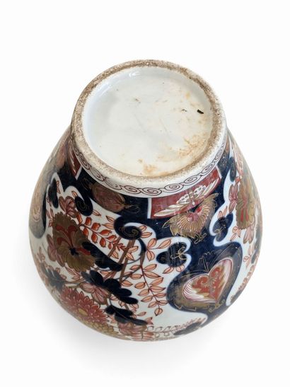 JAPAN Late 19th - Early 20th century
Imari...