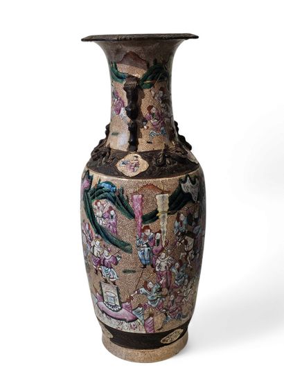 CHINE, Nankin - XIXe siècle
Vase balustre...