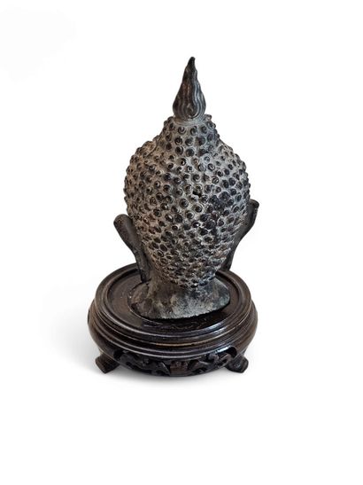 TRAVAIL THAILANDAIS XXème siècle
Tête d'une...