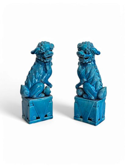 CHINESE WORK XX eme siecle 
Pair of turquoise...