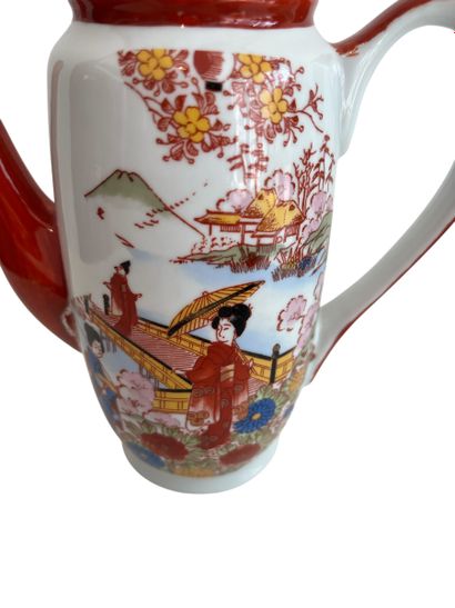JAPAN 20th century
 White and red porcelain...