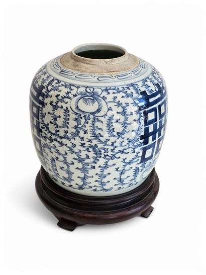 CHINESE WORK XIX eme siecle 
White-blue porcelain...