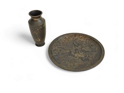 JAPAN Meiji Xxth century
Bronze vase and...