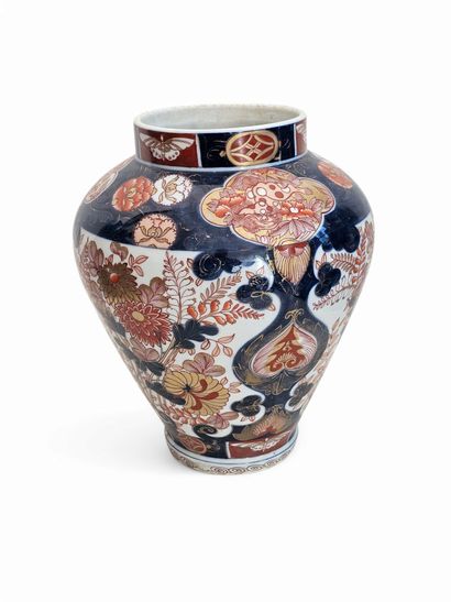 JAPAN Late 19th - Early 20th century
Imari...