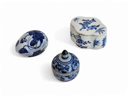 CHINA 20th century
Set of twelve blue and...