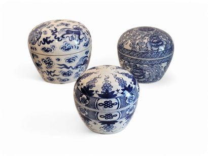 CHINE XIXeme siècle
TROIS POTS couvert en...