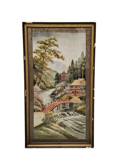 JAPAN 1900
Embroidery on silk depicting pagodas...