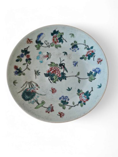 CHINE - Vers 1900
Coupe en porcelaine à décor...