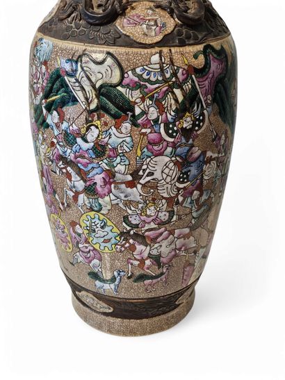 CHINE, Nankin - XIXe siècle
Vase balustre...
