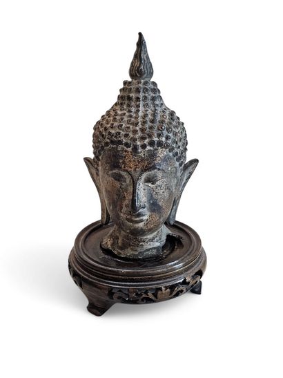TRAVAIL THAILANDAIS XXème siècle
Tête d'une...