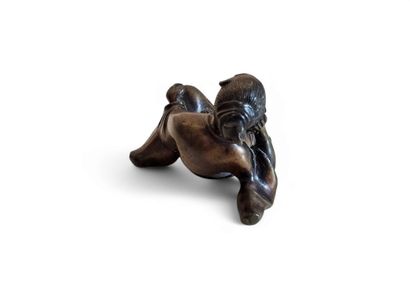 JAPON XIXeme siècle 
PETIT SUJET en bronze...