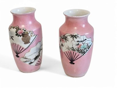JAPAN 20th century
Pair of pink porcelain...