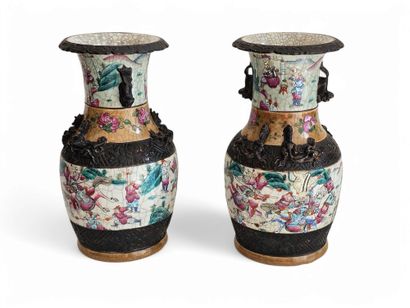 CHINA, Nanjing - 19th century

Pair of craquelé...