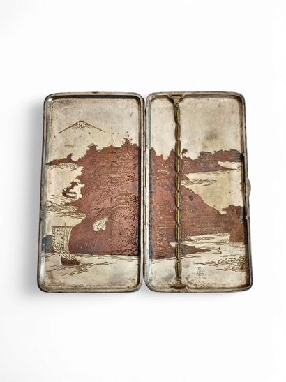 JAPAN 20th century 
Cigarette case in silver...