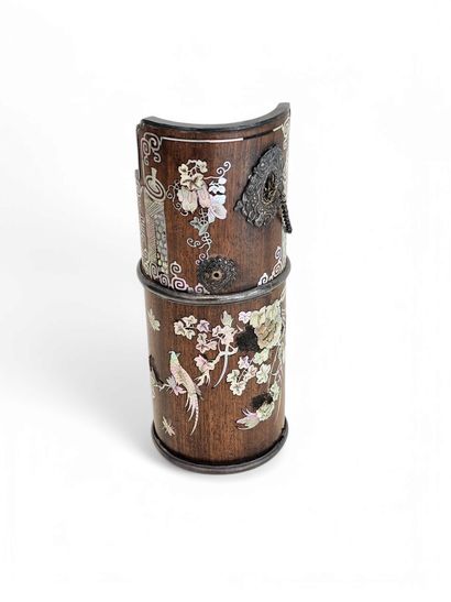 CHINA AND VIETNAM XIX-Xx century
Set of objects...