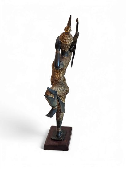 TRAVAIL BALINAIS XXI ème siècle
Danseuse...