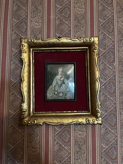 Un lit corbeille 
Deux appliques
Lot de reproductions...