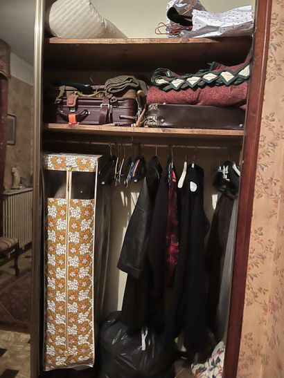 DANS LE PLACARD DE LA CHAMBRE 3
Linge de...