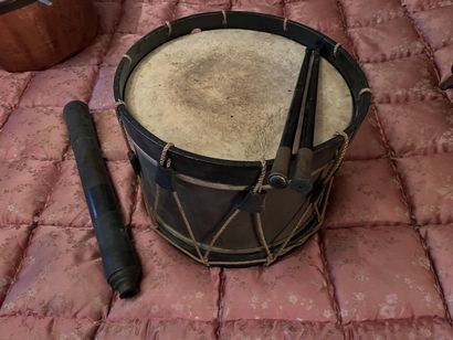 TAMBOUR de garde champêtre avec ses deux...