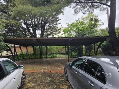 Unopiu
Wood and sheet metal awning 
Dim:...