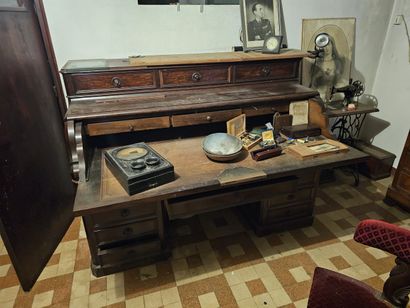 Large stepped desk in mahogany and flamed...