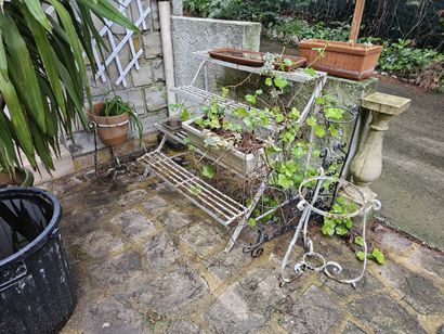 Set of wrought iron pot holders