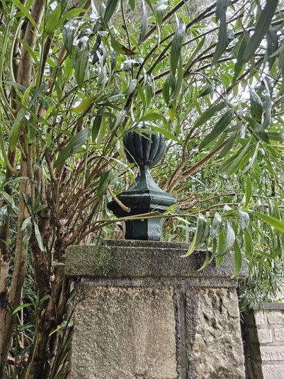 Set of 11 cast iron radiators
Also included...