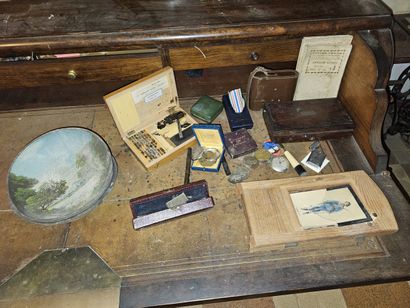 Medal set, watch and alarm clocks, instruments,...