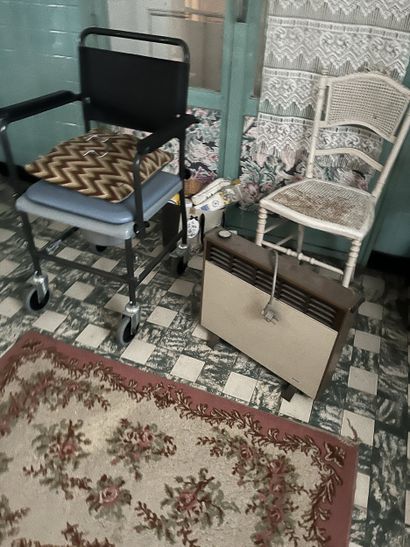SALLE DE BAIN DU 1er ETAGE
Coiffeuse de toilette...