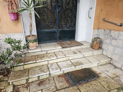 In the garden 
Set of damaged terracotta...