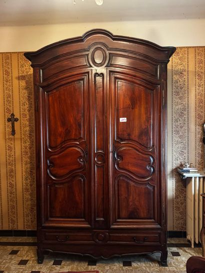 Chambre 2
ARMOIRE 
Dim :260 x 165 x 168 ...