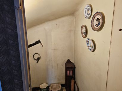 Ensemble de la décoration mural dans l'escalier...
