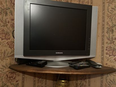 TELEVISION ANCIEN MODELE de marque Samsung
Un...