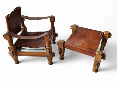 PAIRE de fauteuils cubiques dans le goût...
