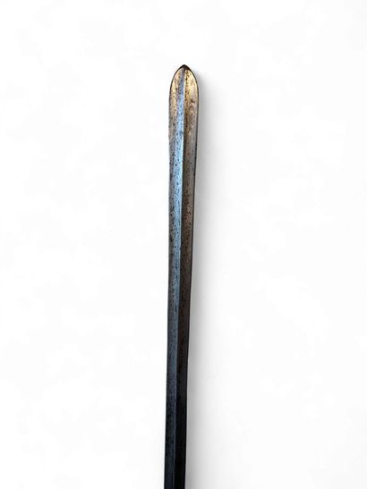 MASSAI
Lance en bois et fer
Dim : 185 cm