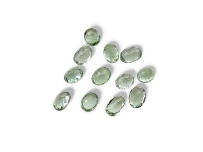 TOURMALINE green Nbr 12 , ovale , Congo ,...