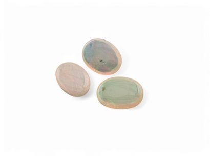 OPALE play of color crystal Nbr 3 , cabochon...
